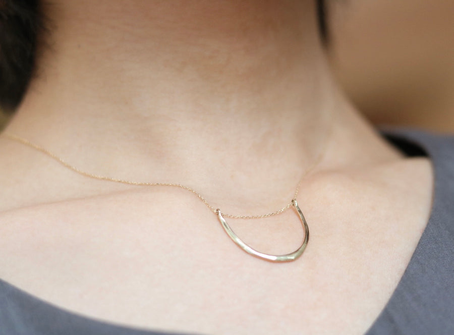 14K Gold Ripple U-shape Medium Necklace