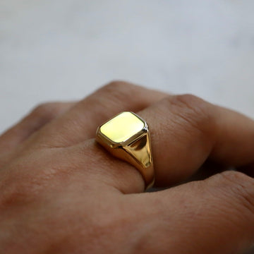 Yawa Rectangular Signet Ring