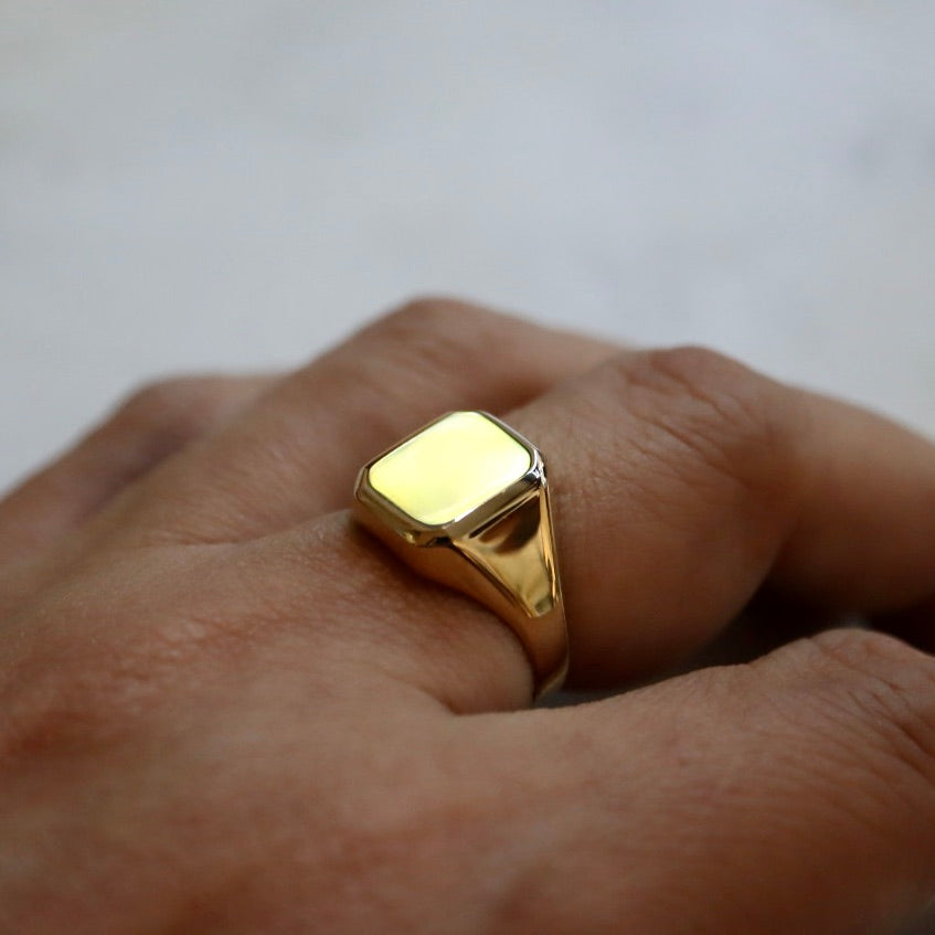 Yawa Rectangular Signet Ring