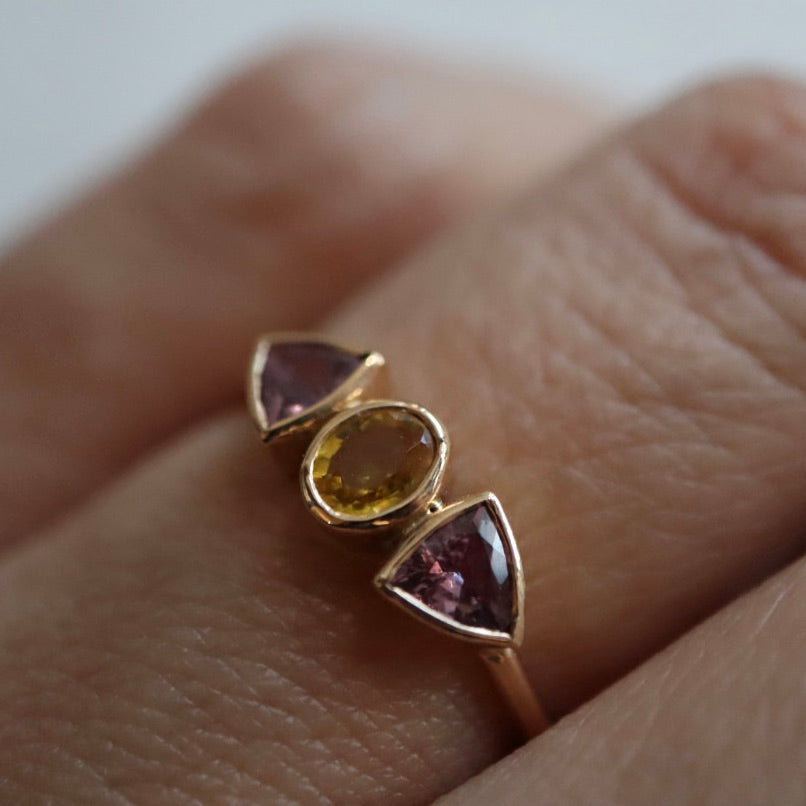 Yellow-Green and Violet Sapphire Mix Ring