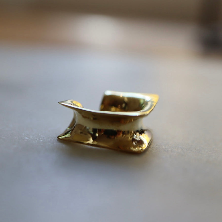 Square GLAÇON Ear Cuff