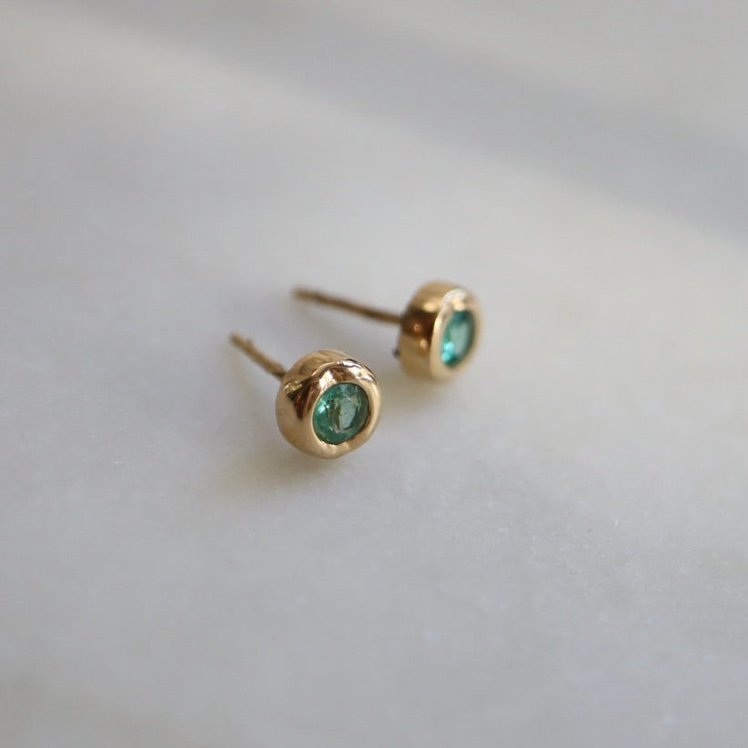 Round Emerald Stud Earrings