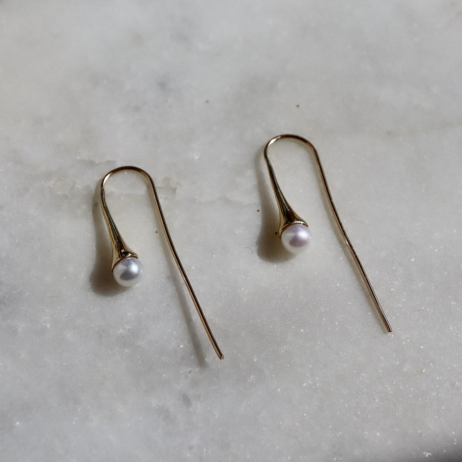 Pearl CALLA Hook Earring (Single)