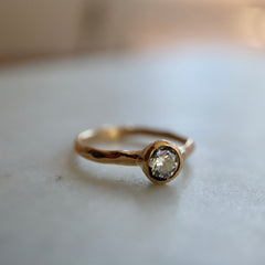 Kizu Contrail Bezel Set Diamond Ring