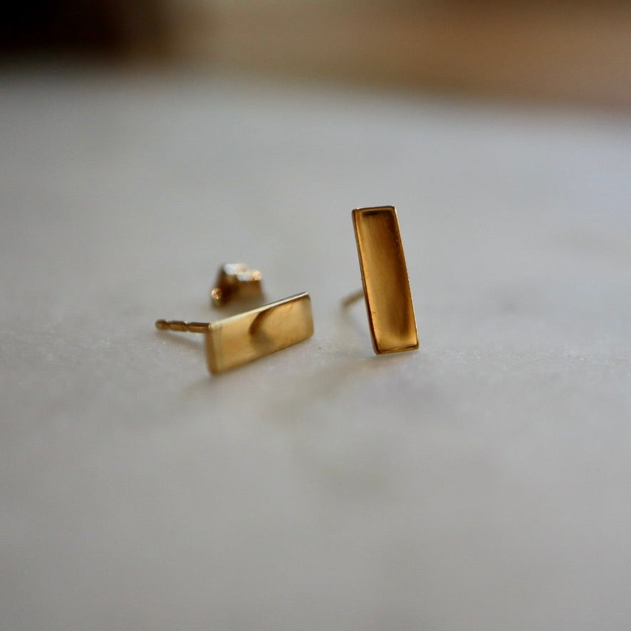 Wide Flat Staple Bar Stud Earrings