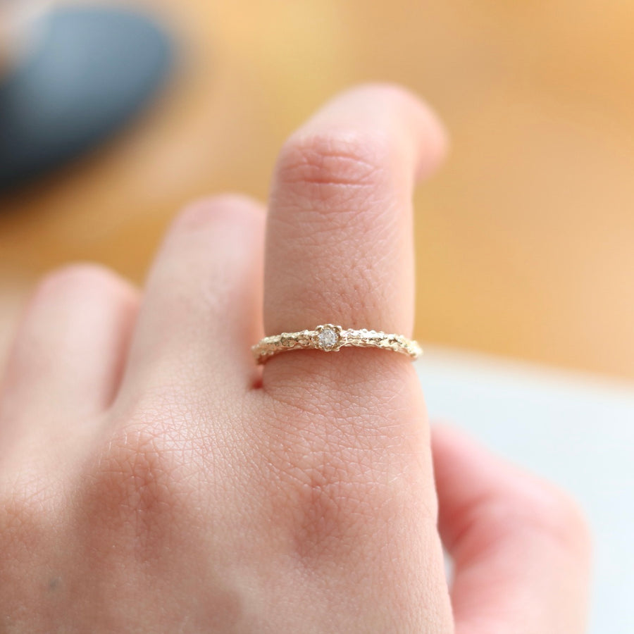 Twinkle Textured Diamond Ring Ring