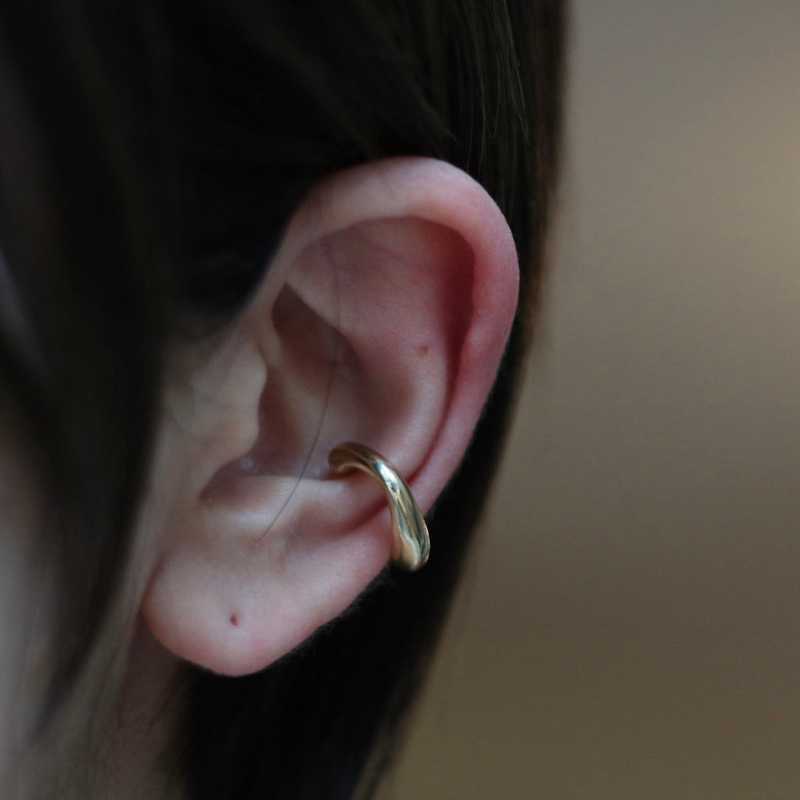 Smooth and Organic Vero Ear Cuff (Silver or Bronze)