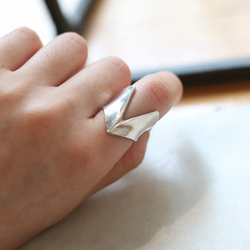 Silver Sharp V Ring