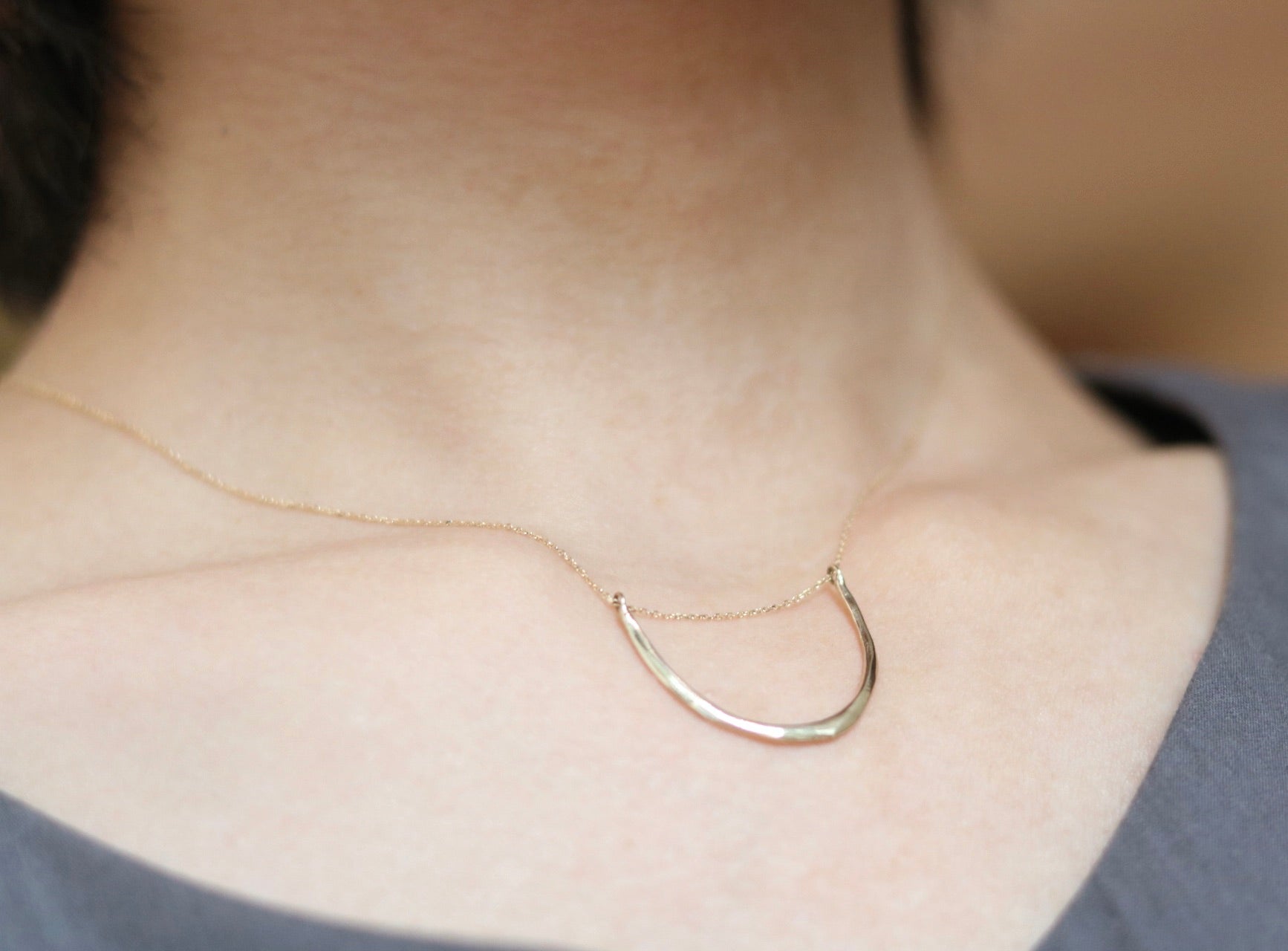 14K Gold Ripple U-shape Medium Necklace – Written by Forest