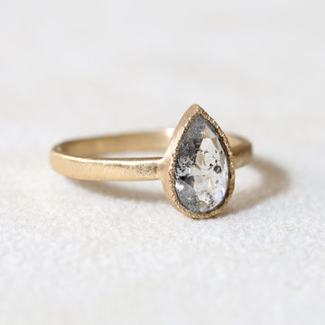 Salt and Pepper Shizuku Diamond Ring