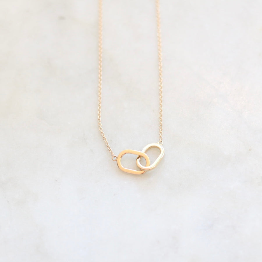 Interlocking Oval Necklace / 14K Gold