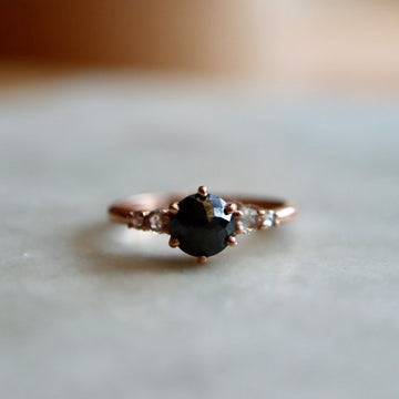 Rose-cut Black and White Diamond Ring