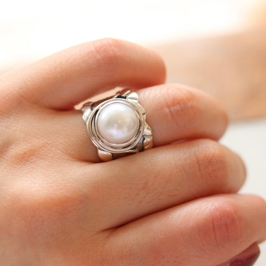 Ethnic Carving Pearl Ring