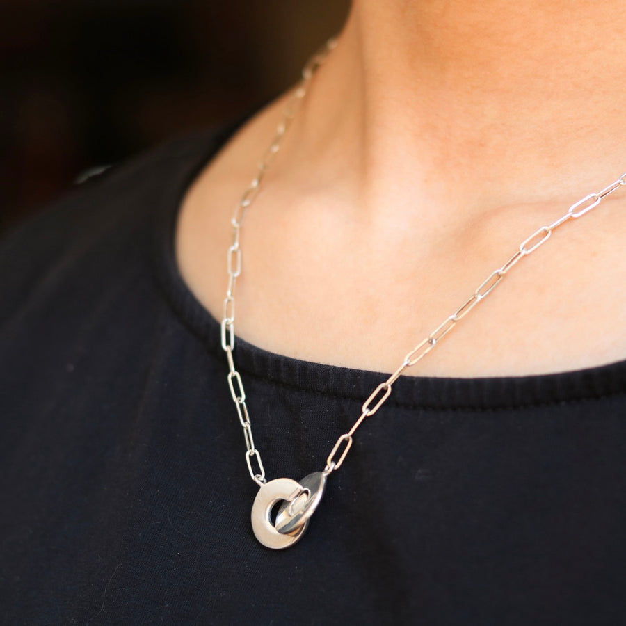 Silver Interlocking Clasp Necklace