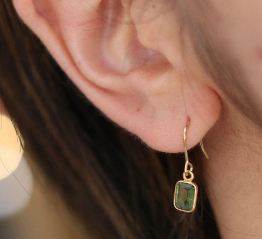 18K Gold and Green Sapphire Rectangle Earrings