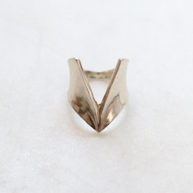 Silver Sharp V Ring