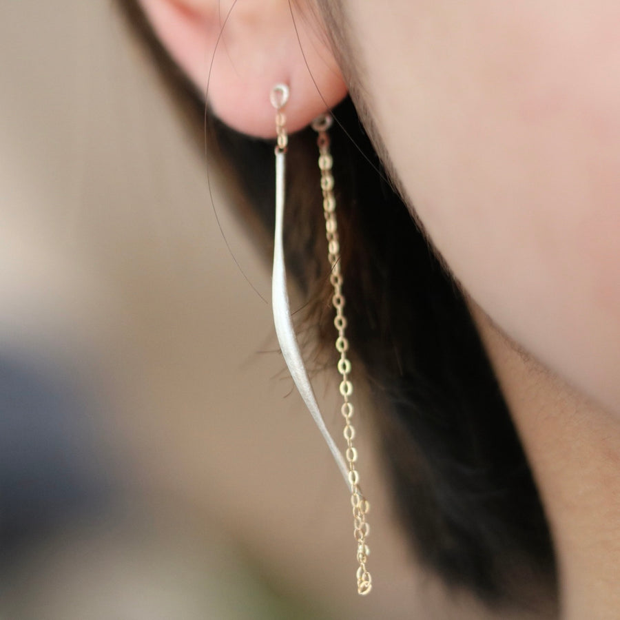 Two Tone Ripple Chained Earring