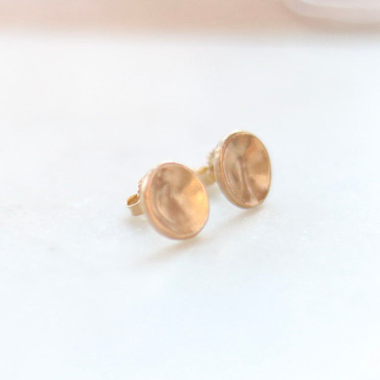 Dented round earrings