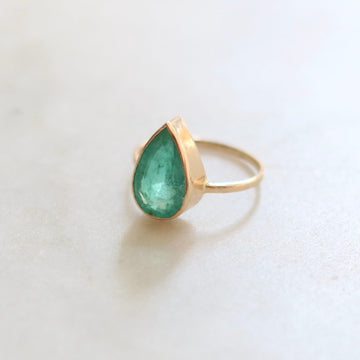 Pear Emerald Ring