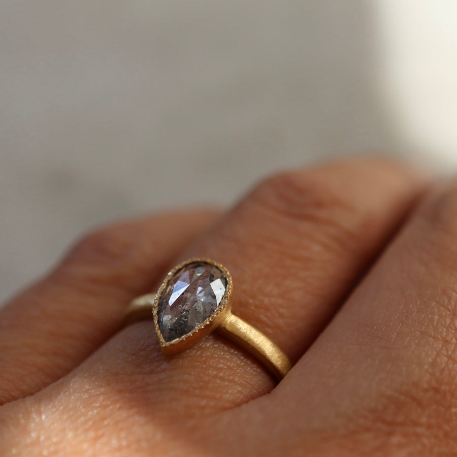 Salt and Pepper Shizuku Diamond Ring