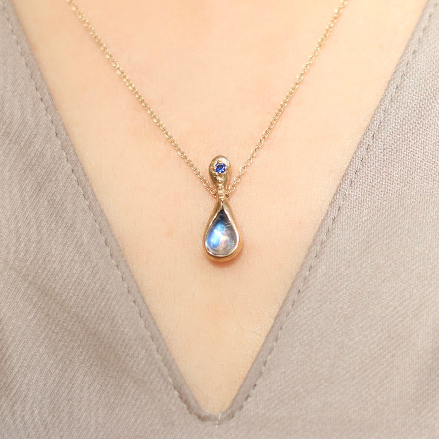Starly Night Moonstone Necklace