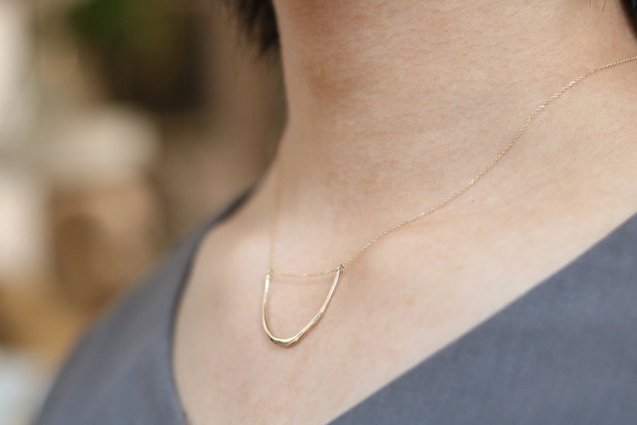 14K Gold Ripple U Medium Necklace