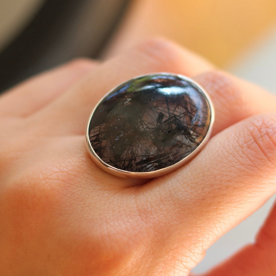 Oval Quartz Ring