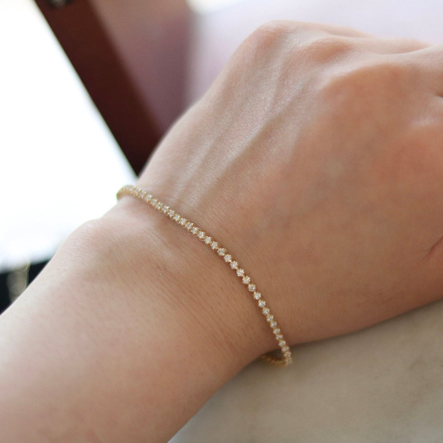 18K White Gold Petite Diamond Pavé Bar Bracelet | Brilliant Earth