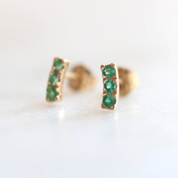 Emerald curved Earring