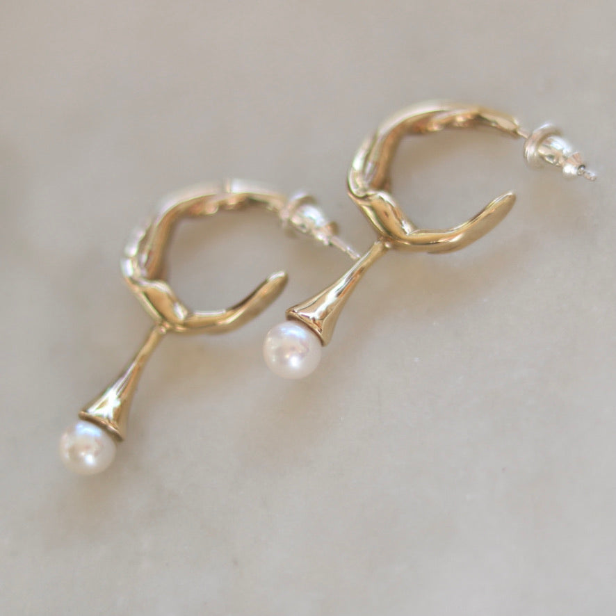 Pearl TWIST PERLA Hoop Earrings